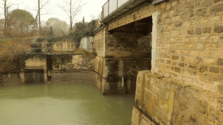 the Canal du Midi still closed due to lack of water