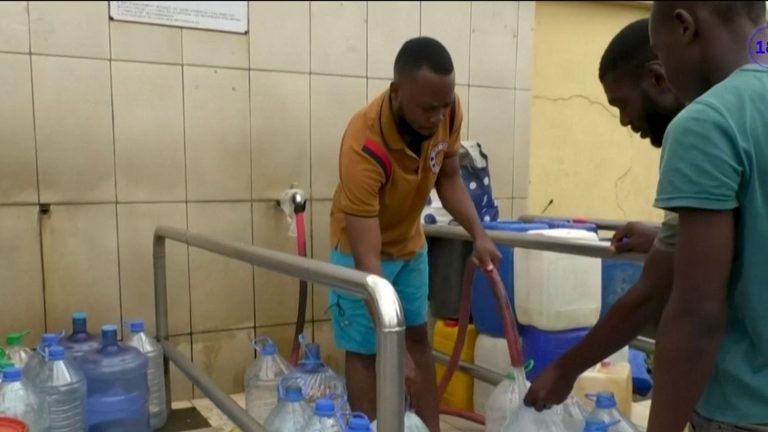 the difficult access to drinking water in the capital