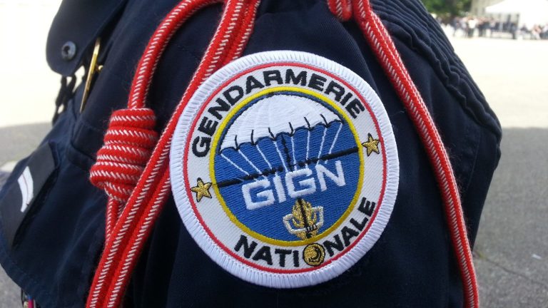 the prefecture mistakenly publishes the identities of GIGN gendarmes