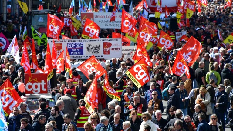 the unions have a meeting with Borne and in the streets next week