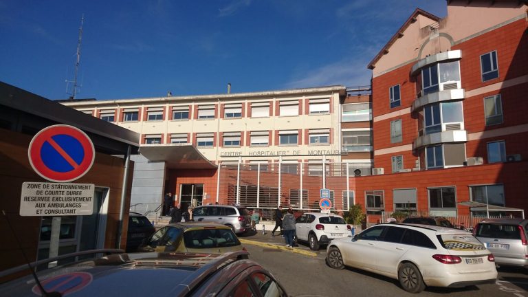 three people stabbed by a patient at Montauban hospital, one of them seriously injured