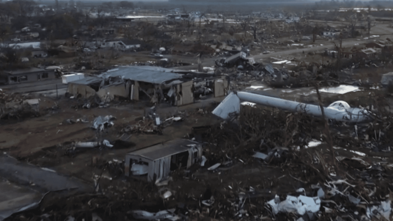 tornadoes ripped through Mississippi