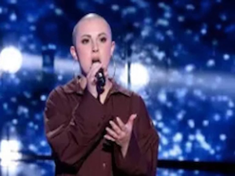 victim of a rare disease which forces her to shave her head, a candidate for “The Voice” was “saved” by Big Flo and Oli