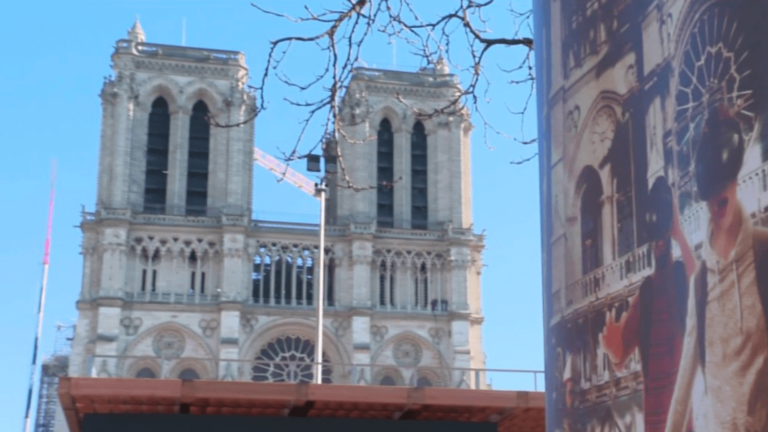 visit Notre-Dame thanks to virtual reality