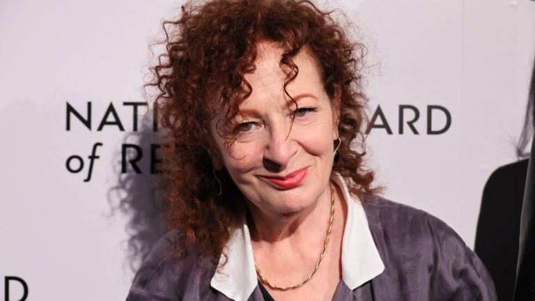 who is Nan Goldin, this photographer fighting against the manufacturers of OxyContin?