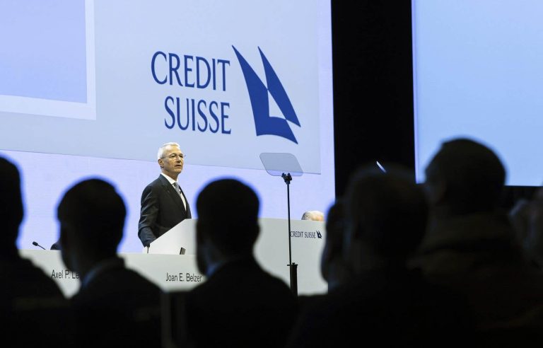 Credit Suisse chairman apologizes to dispossessed shareholders