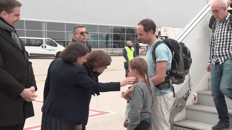 245 evacuees arrived in France