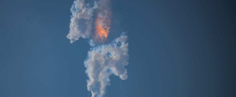 [À VOIR] SpaceX’s Starship rocket explodes mid-flight