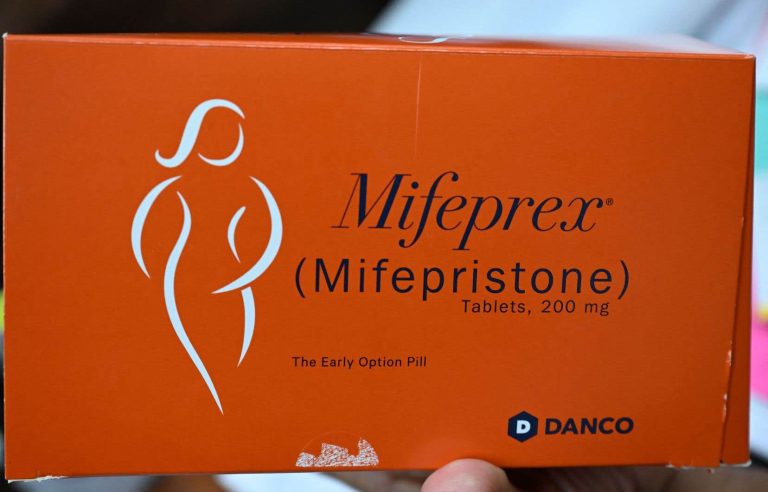 A judge bans the prescription of abortion pills in the United States