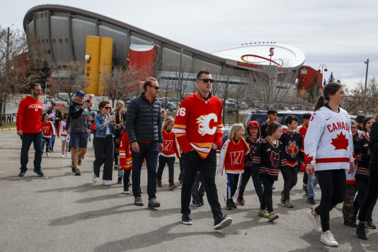 A new arena will be built near downtown Calgary