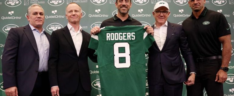 Aaron Rodgers reveals himself in his new Jets colors