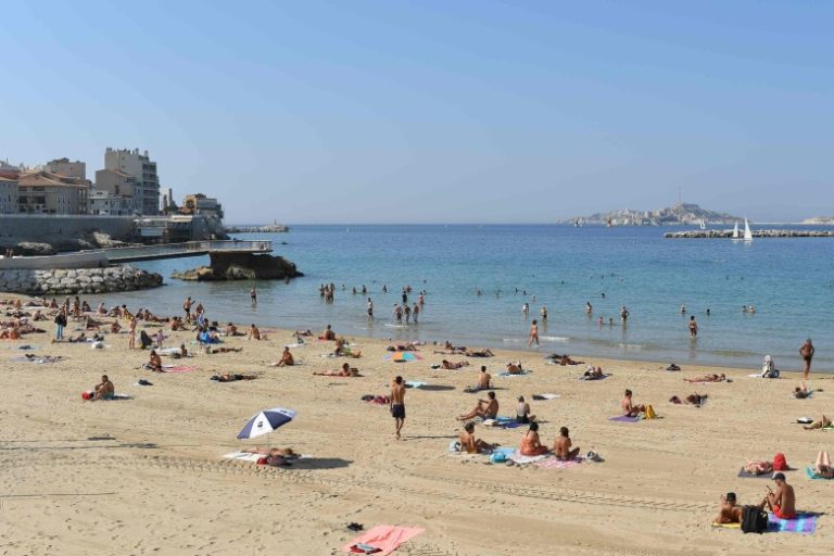 Air Transat |  Flights to the Marseille sun all year round