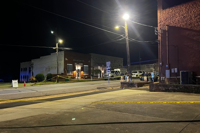 Alabama |  Four people killed in shooting at birthday party