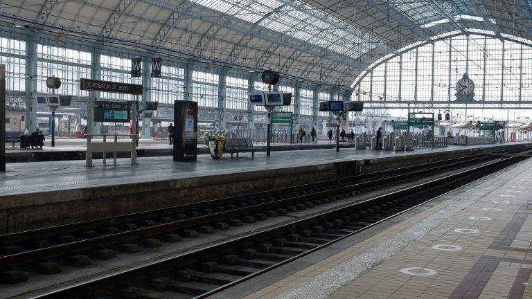 An act of vandalism cuts off TGV and TER traffic south of Bordeaux