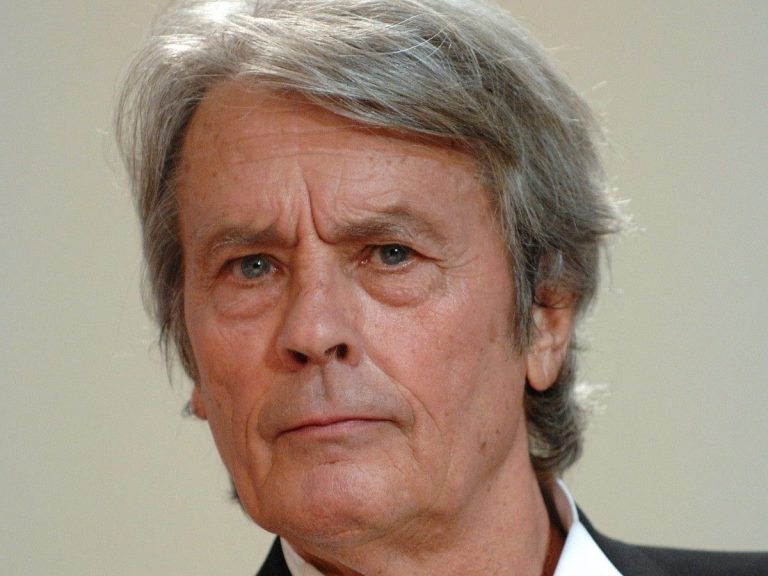 “As surprising as it may seem”, Alain Delon looks back on his relationship with Brigitte Bardot and puts a good end to many rumors once and for all!