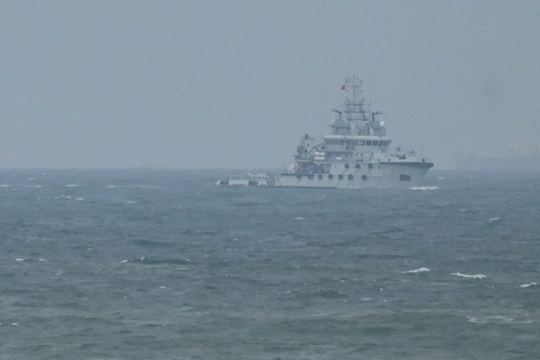 Beijing sends warships near Taiwan for second consecutive day