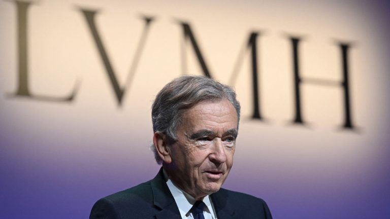 Bernard Arnault will not ask his shareholders for a raise