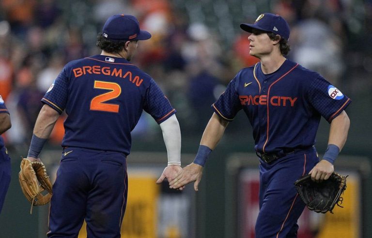 Blue Jays give up seven runs in one inning, lose to Astros