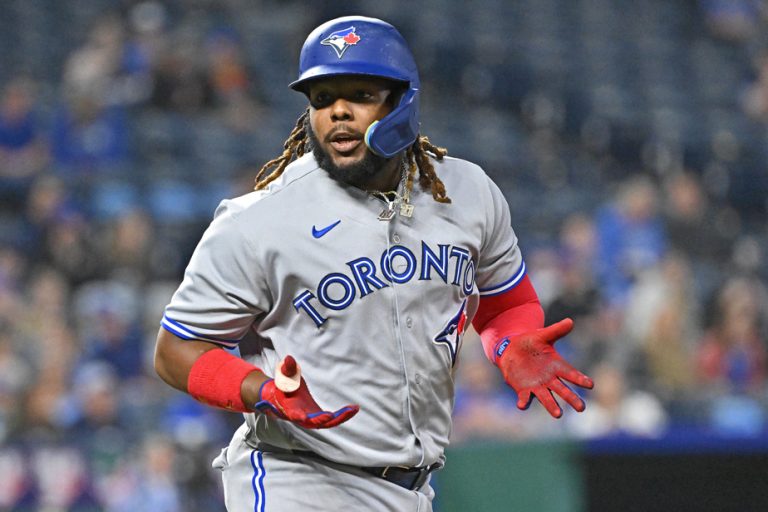 Blue Jays lose 9-5 to Kansas City Royals