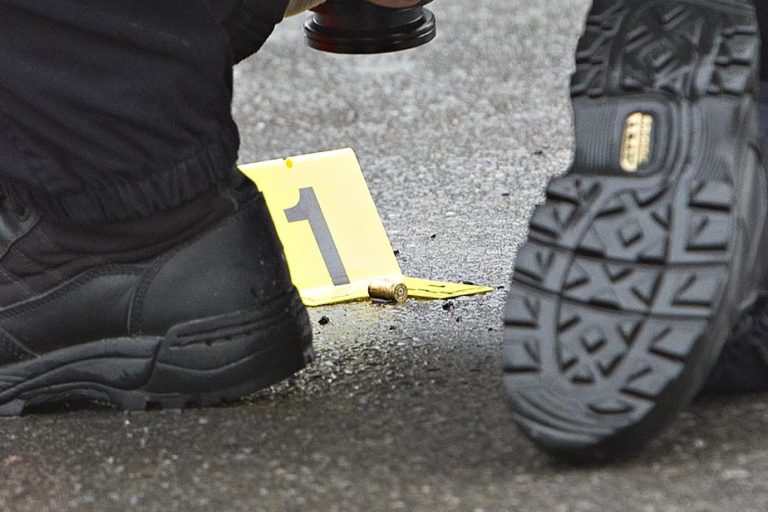 Côte-des-Neiges–Notre–Dame-de-Grâce |  Casings found on the ground of a residential area