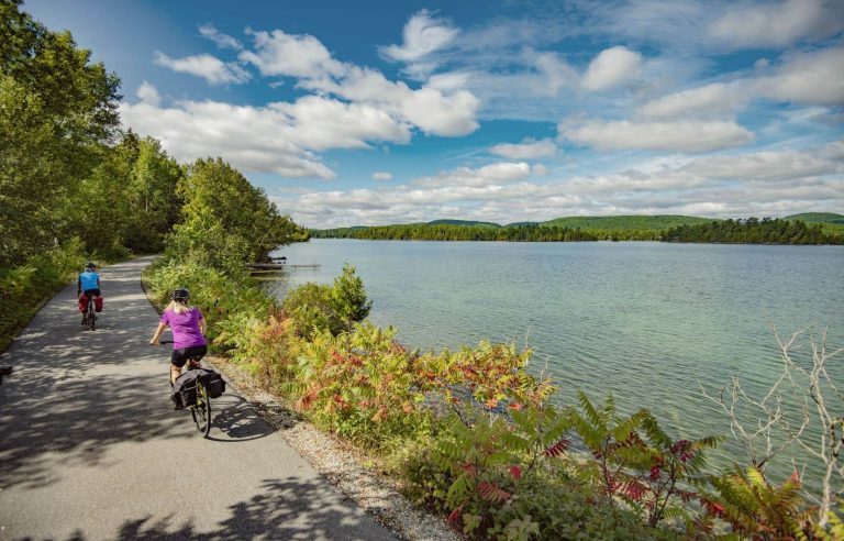 Cycling, hiking and local products in the Vallée-de-la-Gatineau