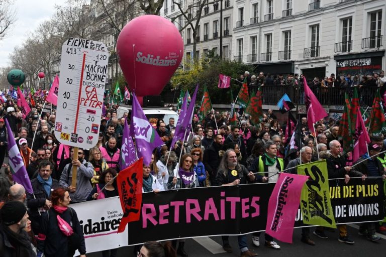 Demonstration against pension reform.  The IGPN seized following the serious eye injury of a trade unionist