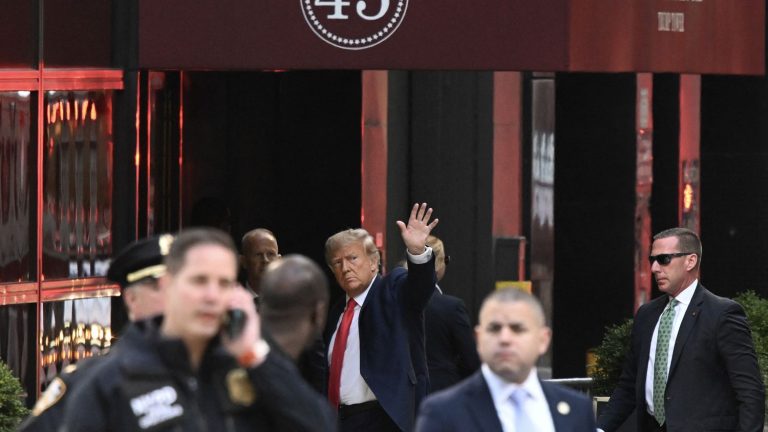 Donald Trump arrived in New York on the eve of his court appearance