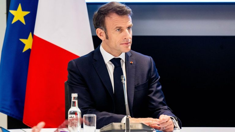 EDITORIAL.  On international issues as in France, Emmanuel Macron in search of an untraceable rebound