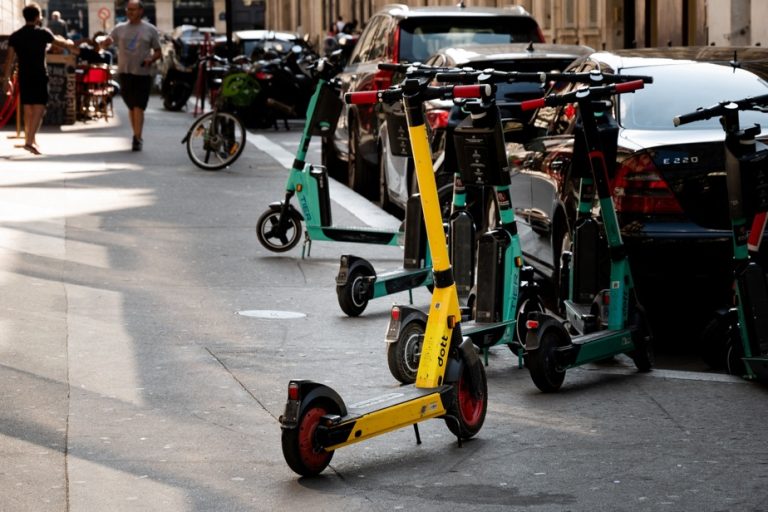 Electric scooters |  After Montreal, Paris throws in the towel