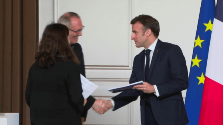 Emmanuel Macron announces a bill “by the end of the summer”