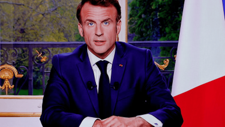 Emmanuel Macron asks his activists to go to the field