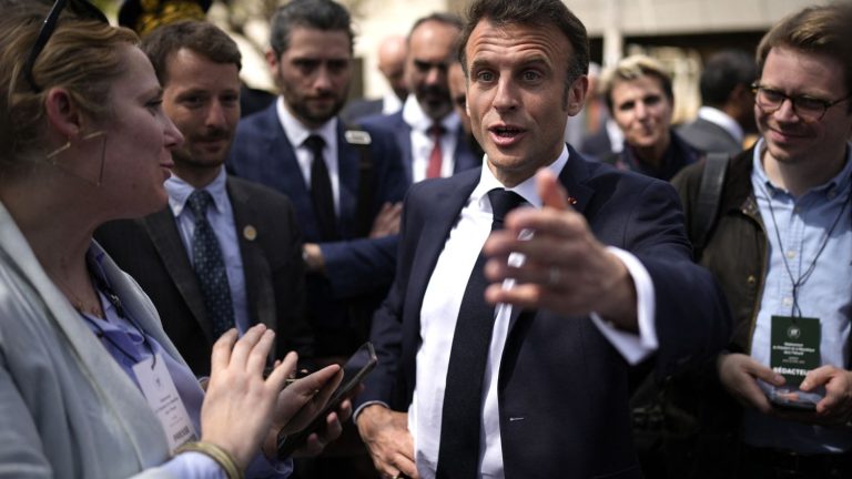 “Emmanuel Macron does not keep the promises he made during the election campaign” for the SNES-FSU