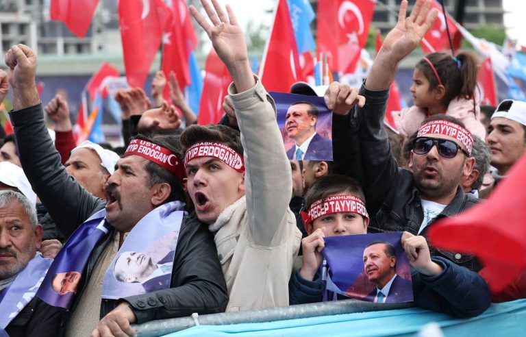 Erdogan and Kiliçdaroglu rally crowds two weeks before elections in Turkey