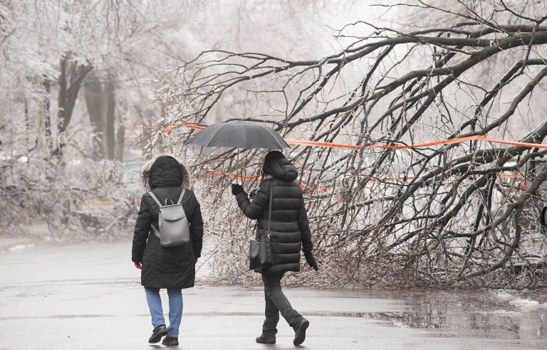 Families without electricity because of the ice storm are living in difficult situations