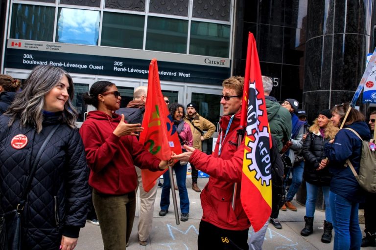 Federal civil servants strike |  The strikers hold on