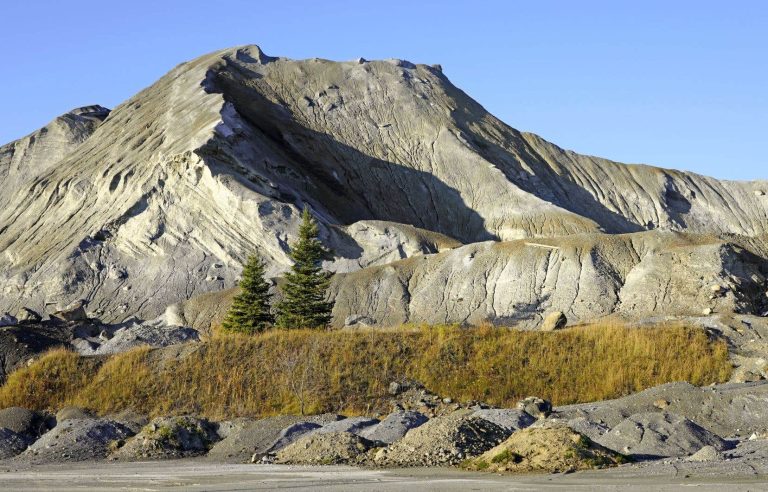 Filter CO2 while removing asbestos from mines