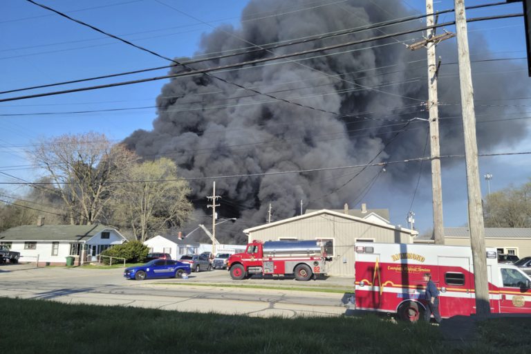 Fire in a former industrial site |  Thousands of people evacuated in Indiana