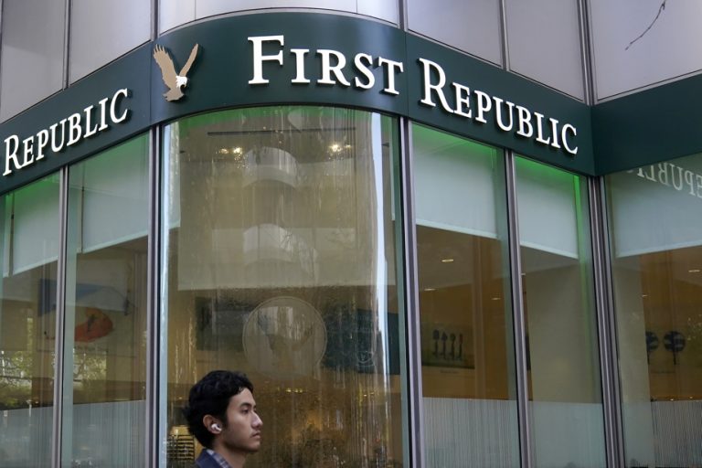 First Republic is once again collapsing on Wall Street