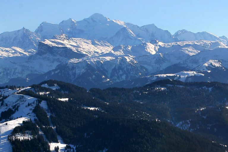 France |  Mont Blanc avalanche leaves four dead and one injured