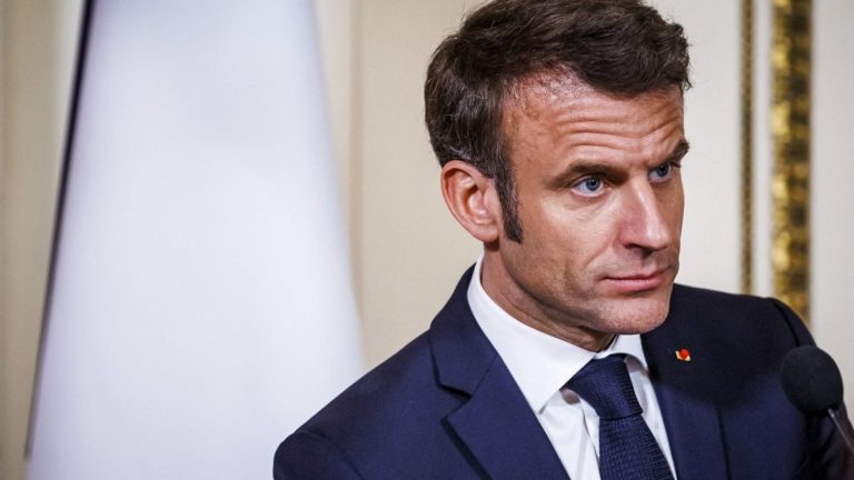 INFO FRANCEINFO.  Emmanuel Macron postpones his meeting with the majority executives scheduled for Friday