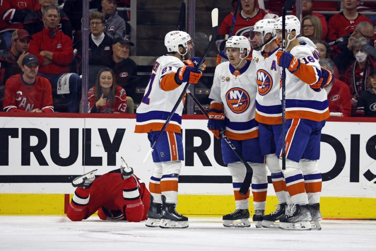 The Islanders, their keeper and their system