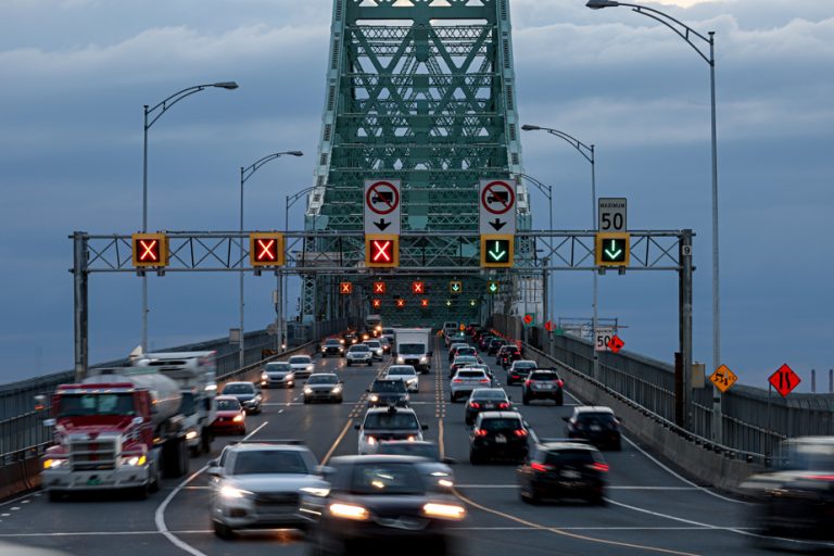 Jacques-Cartier and Samuel-De Champlain bridges |  Traffic is on the rise again