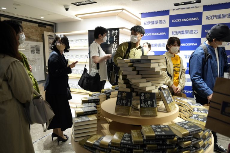 Japan |  Fans are flocking to Haruki Murakami’s new novel