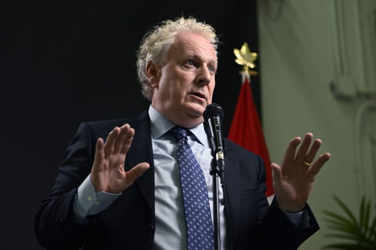 Jean Charest sues the Quebec government for abuse of process