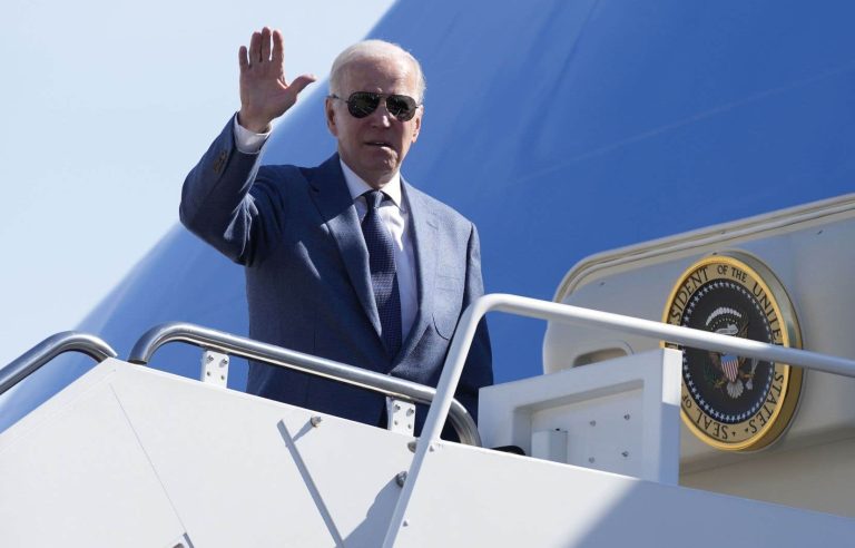 Joe Biden on his way to Northern Ireland for the 25th anniversary of the peace agreement