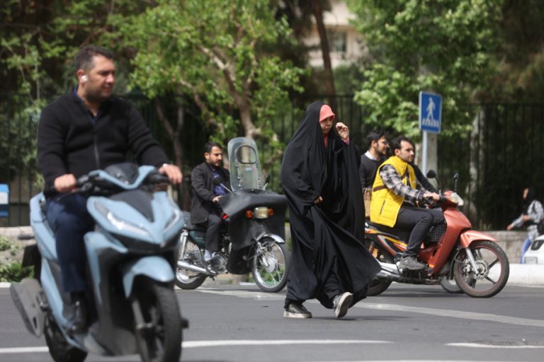 Mandatory veil |  Cameras to track Iranian women