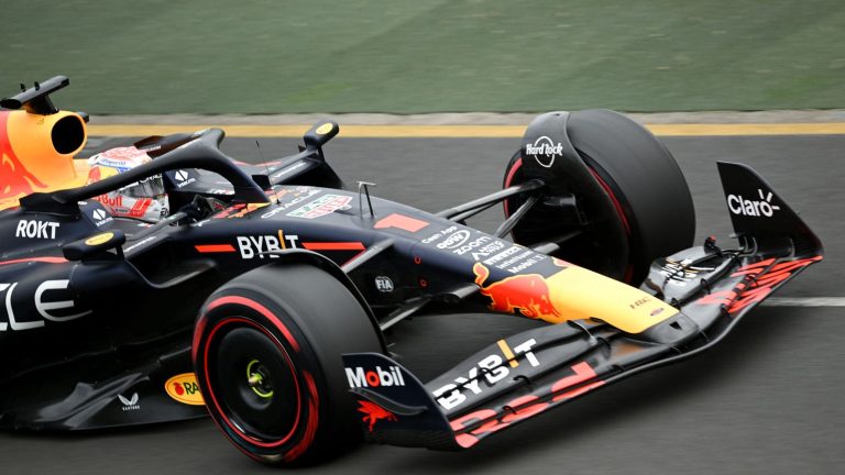 Max Verstappen secures Australian Grand Prix pole position ahead of Mercedes, Fernando Alonso fourth