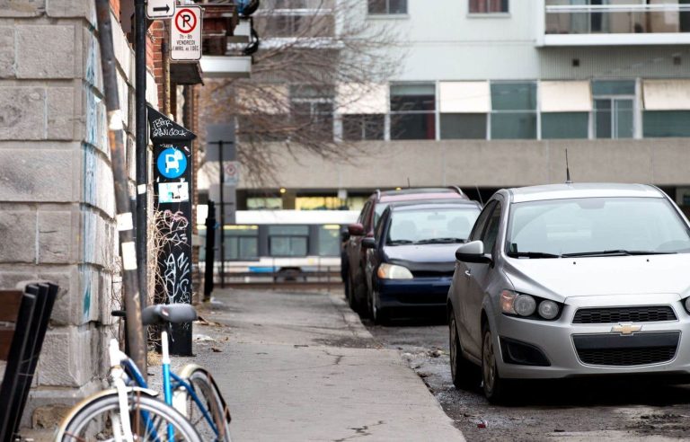 Montreal delays changes to downtown parking meter schedule