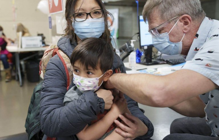 More and more Canadians reluctant to have their child vaccinated