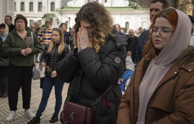 More than 100 Ukrainian prisoners of war freed on this Orthodox Easter day